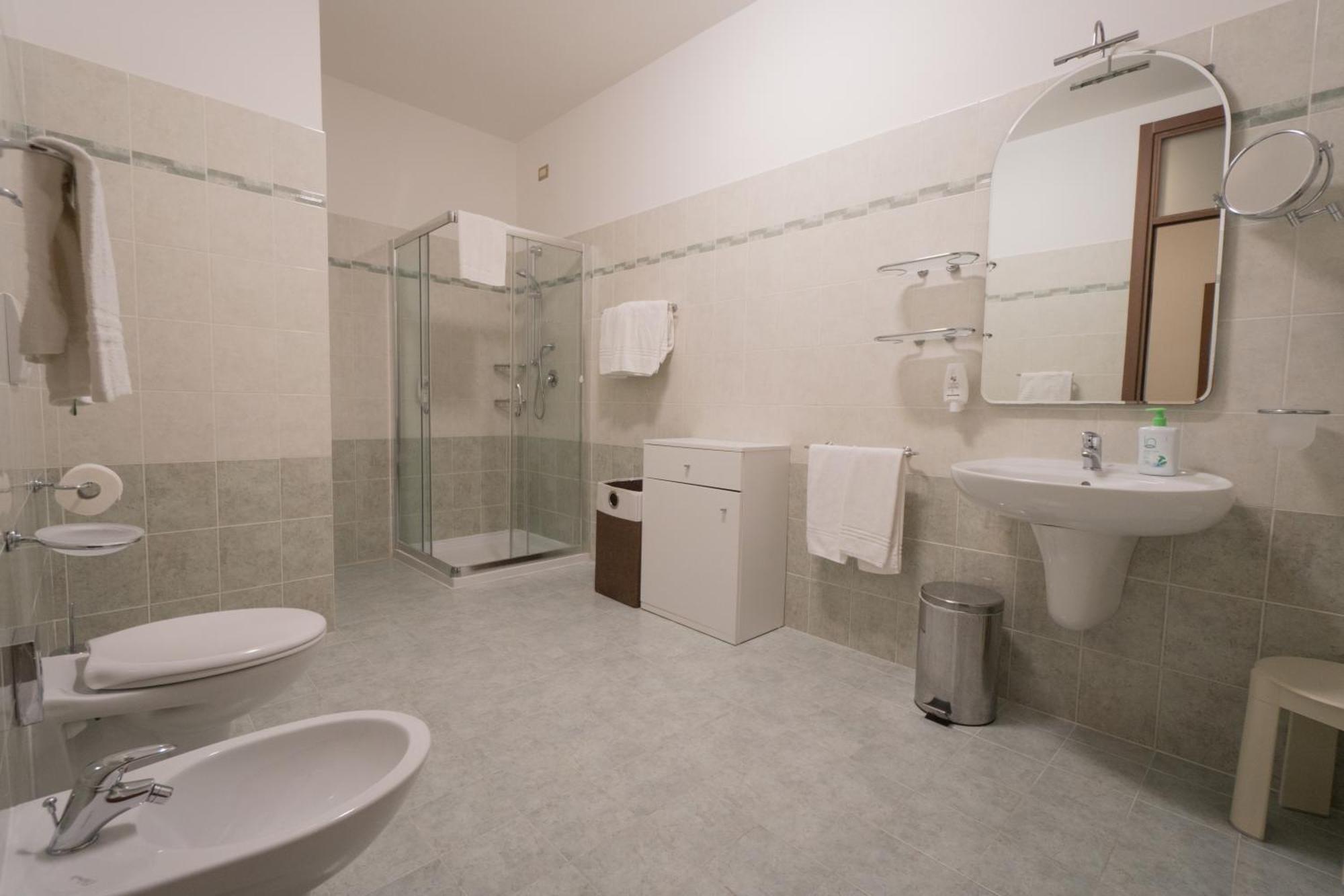 Apartments "Villa Imelda" Limone sul Garda Ngoại thất bức ảnh